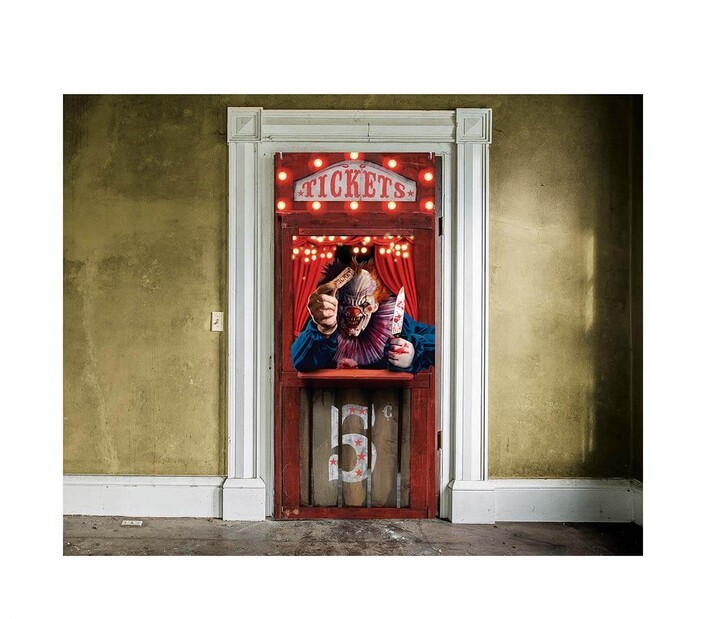 Levně Dekorace na dveře Klaun Pennywise 180x80cm