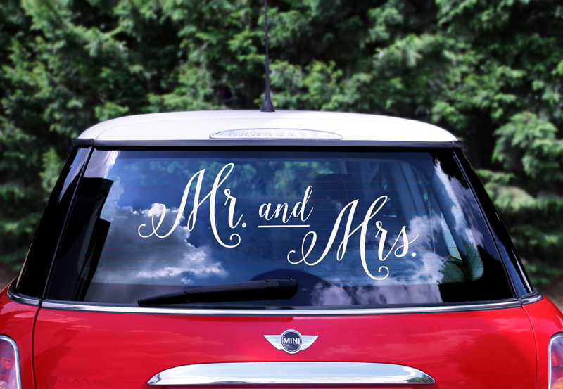 Nálepky na svatební auto Mr and Mrs Bílé
